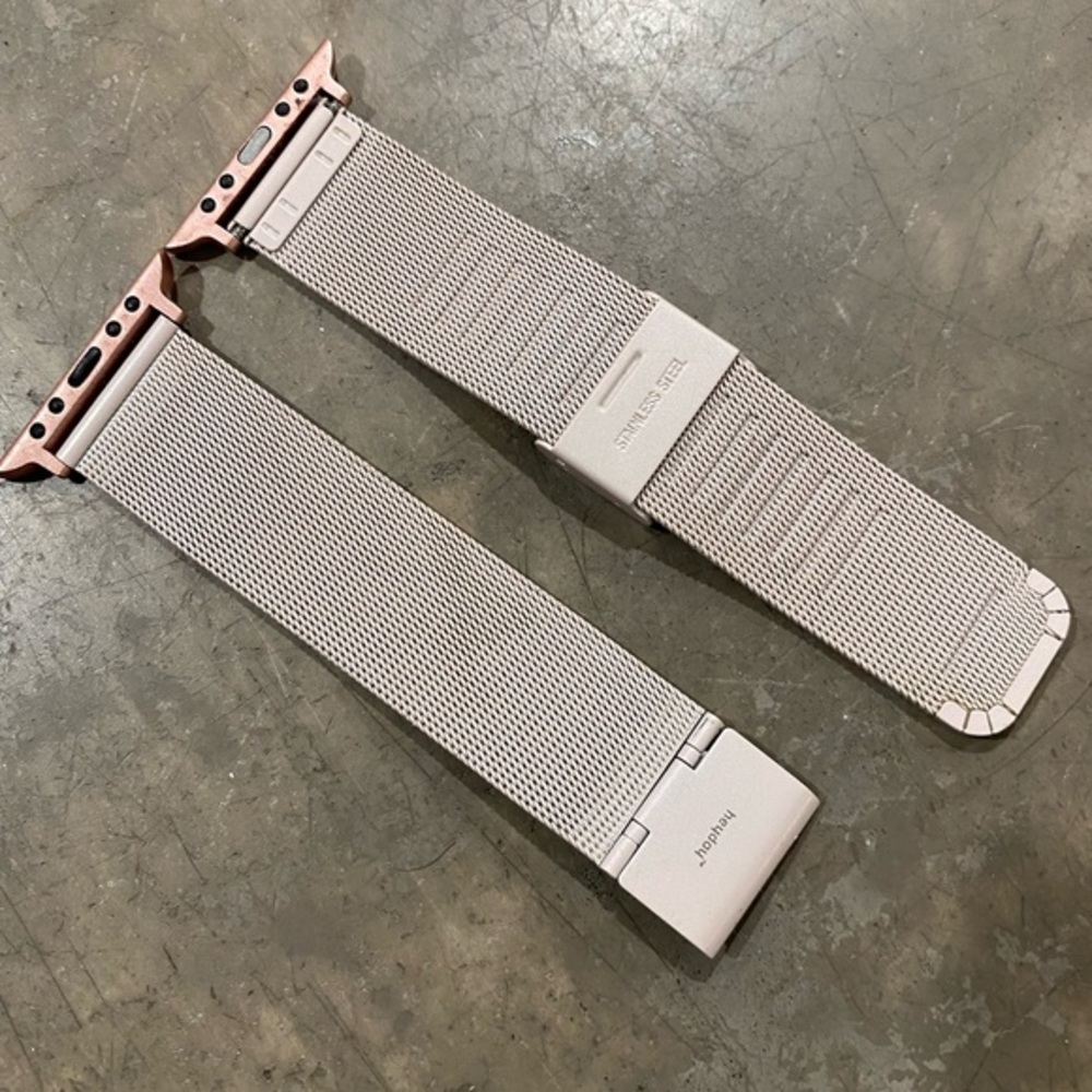 Mesh/stainless steel pale pink iwatch band- fits 38/40 mm iwatch. See pic 4 more